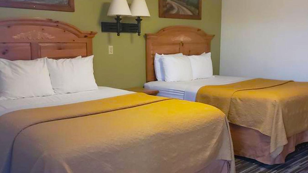 Western Motel Hardin Екстериор снимка